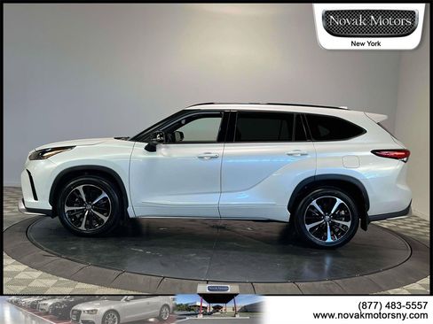 Used 2022 Toyota Highlander XSE image 5