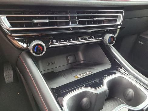 New 2026 Chevrolet Traverse Z71 w/ Enhanced Driving Package image 15