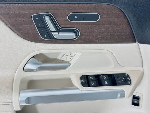 Certified 2023 Mercedes-Benz GLB 250 image 18