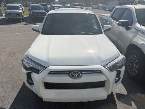 Used 2022 Toyota 4Runner SR5 Premium w/ Moonroof Package image 23