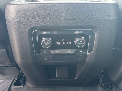 New 2026 Chevrolet Suburban Z71 image 27