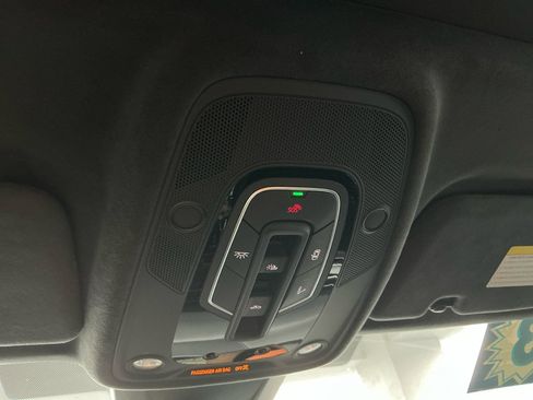 Used 2023 Audi SQ8 Prestige AWD/4WD image 33