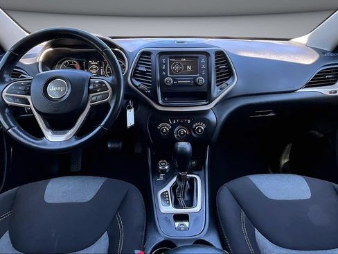Used 2017 Jeep Cherokee Sport AWD/4WD image 7