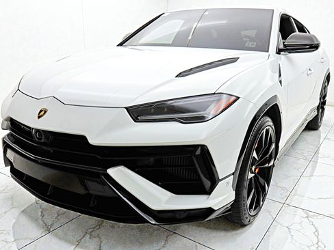 Used 2024 Lamborghini Urus S image 10