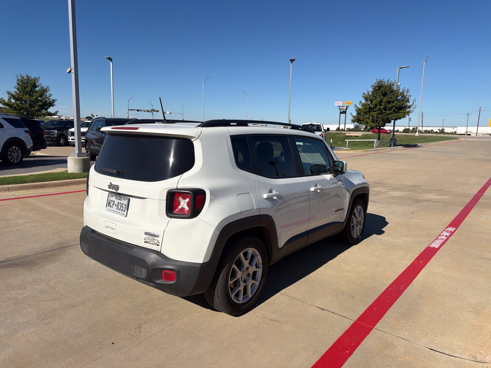 Used 2020 Jeep Renegade Latitude FWD image 11