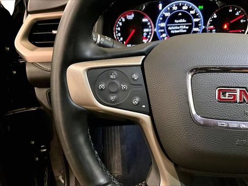 Used 2023 GMC Acadia Denali w/ Denali Technology Package AWD/4WD image 17