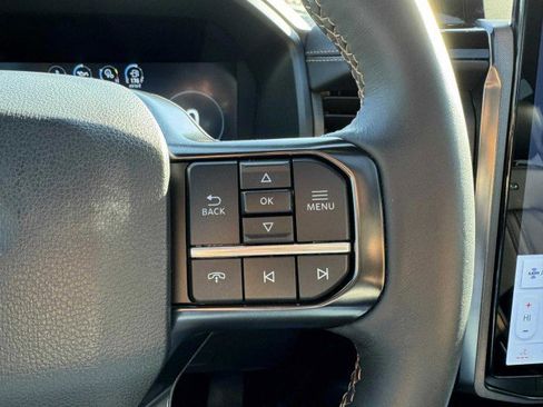 Used 2024 Ford Expedition Platinum image 27