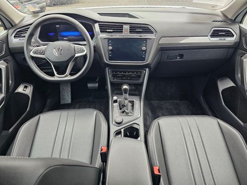 Certified 2022 Volkswagen Tiguan SE AWD/4WD image 24