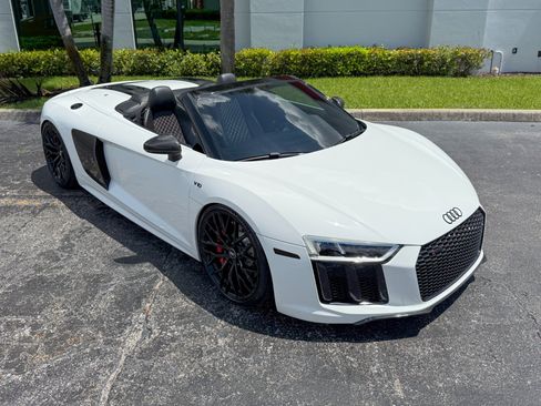 Used 2017 Audi R8 V10 w/ Carbon Exterior Package AWD/4WD image 5