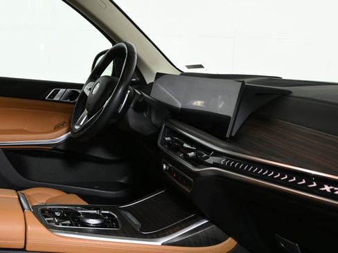 Certified 2023 BMW X7 xDrive40i w/ Premium Package image 35