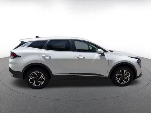 Used 2025 Kia Sportage LX FWD image 16