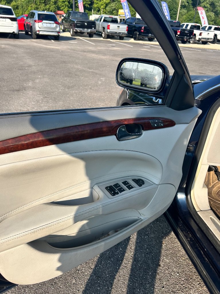 Used 2007 Buick Lucerne CXL w/ Luxury Package FWD image 8