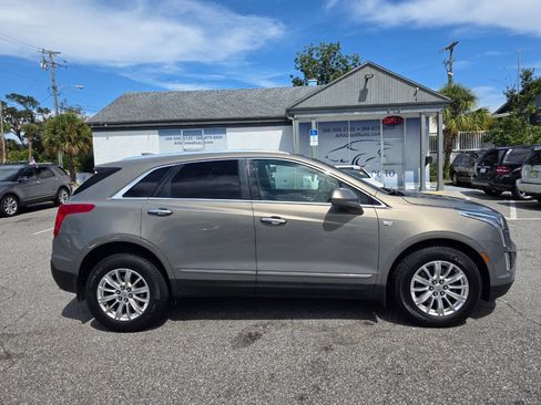 Used 2018 Cadillac XT5 FWD image 3