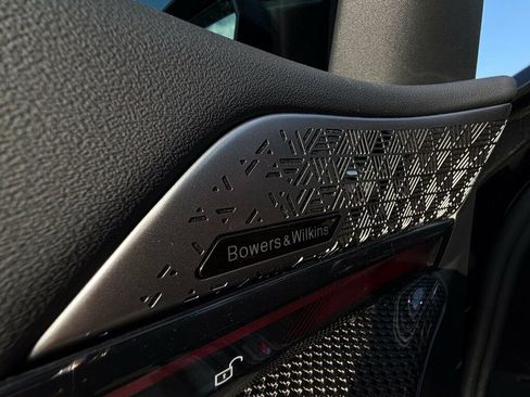 Used 2025 BMW M5 w/ Executive Package image 40