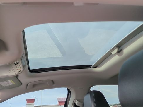 Used 2023 Volkswagen Jetta SE image 16