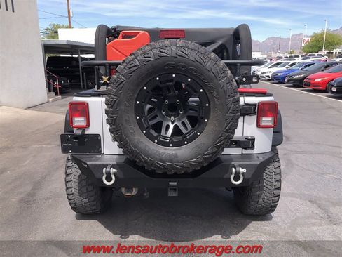 Used 2012 Jeep Wrangler Rubicon w/ Connectivity Group AWD/4WD image 7