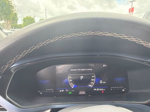 Used 2024 Volkswagen Taos SE FWD image 16