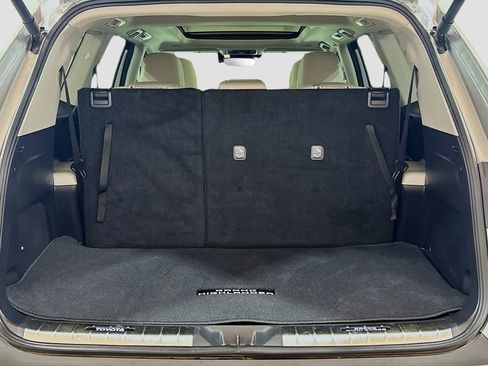 Used 2024 Toyota Grand Highlander AWD image 24