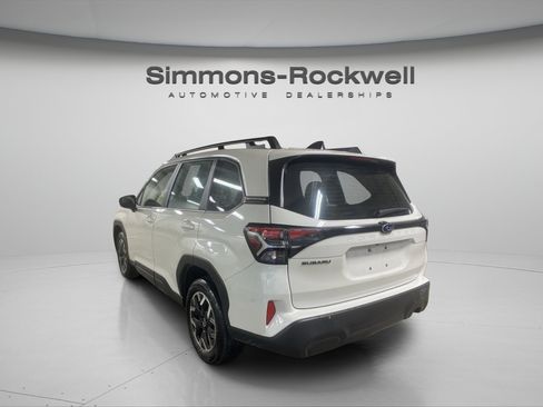 Used 2025 Subaru Forester AWD/4WD image 3
