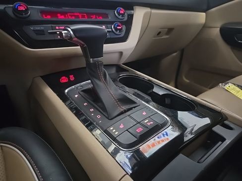 Used 2018 Kia Sedona EX FWD image 29