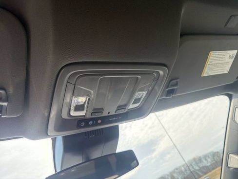 Used 2025 Chevrolet Silverado 1500 LT AWD/4WD image 36