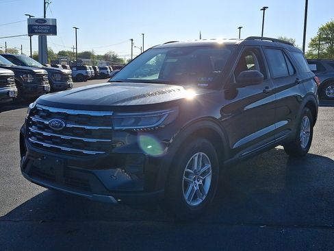 New 2026 Ford Explorer Active AWD/4WD image 2