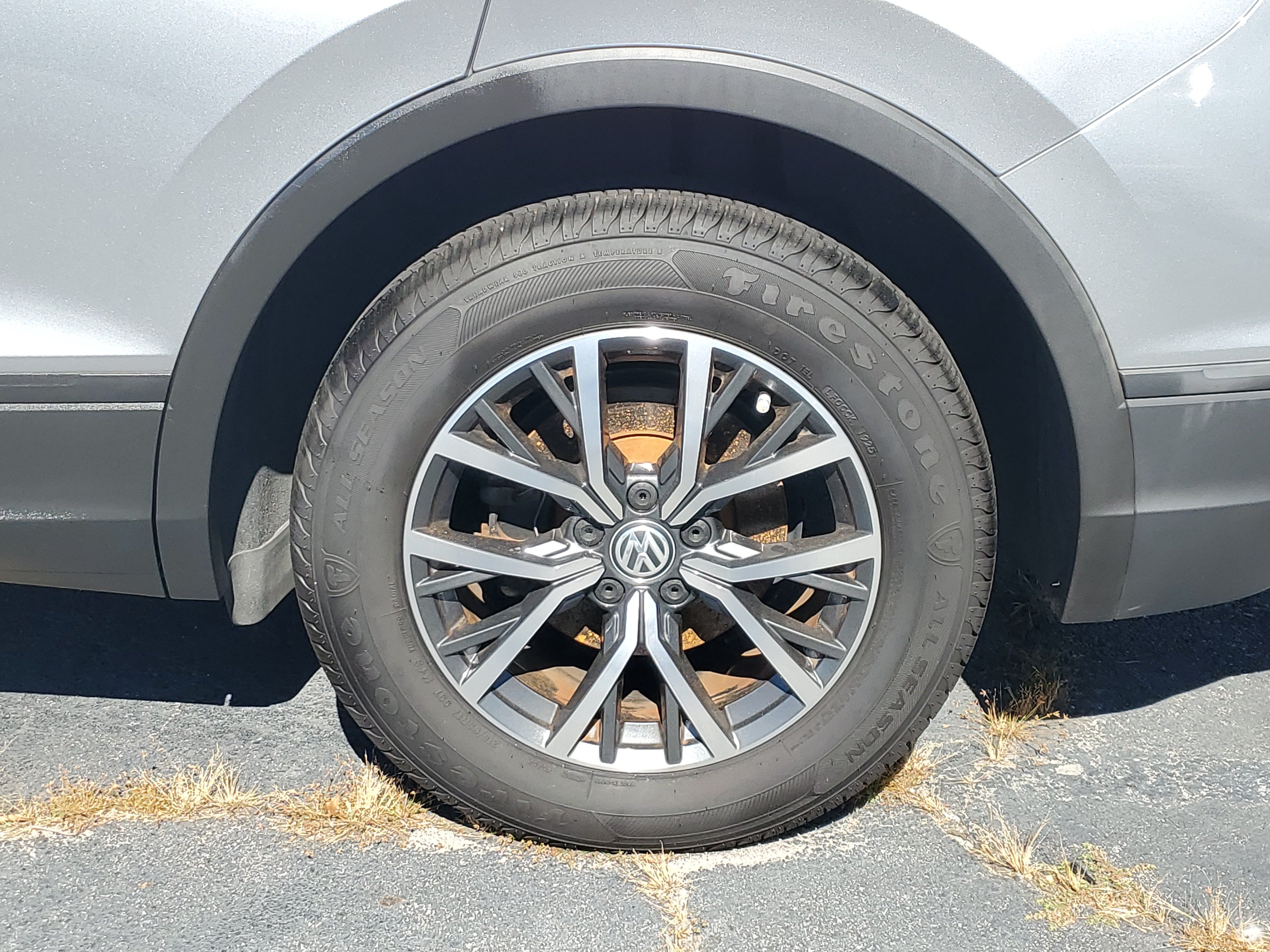 Used 2019 Volkswagen Tiguan SE w/ Panoramic Sunroof Package FWD image 6