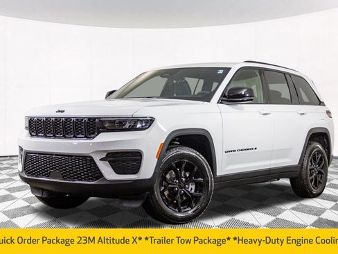 New 2025 Jeep Grand Cherokee Laredo image 2