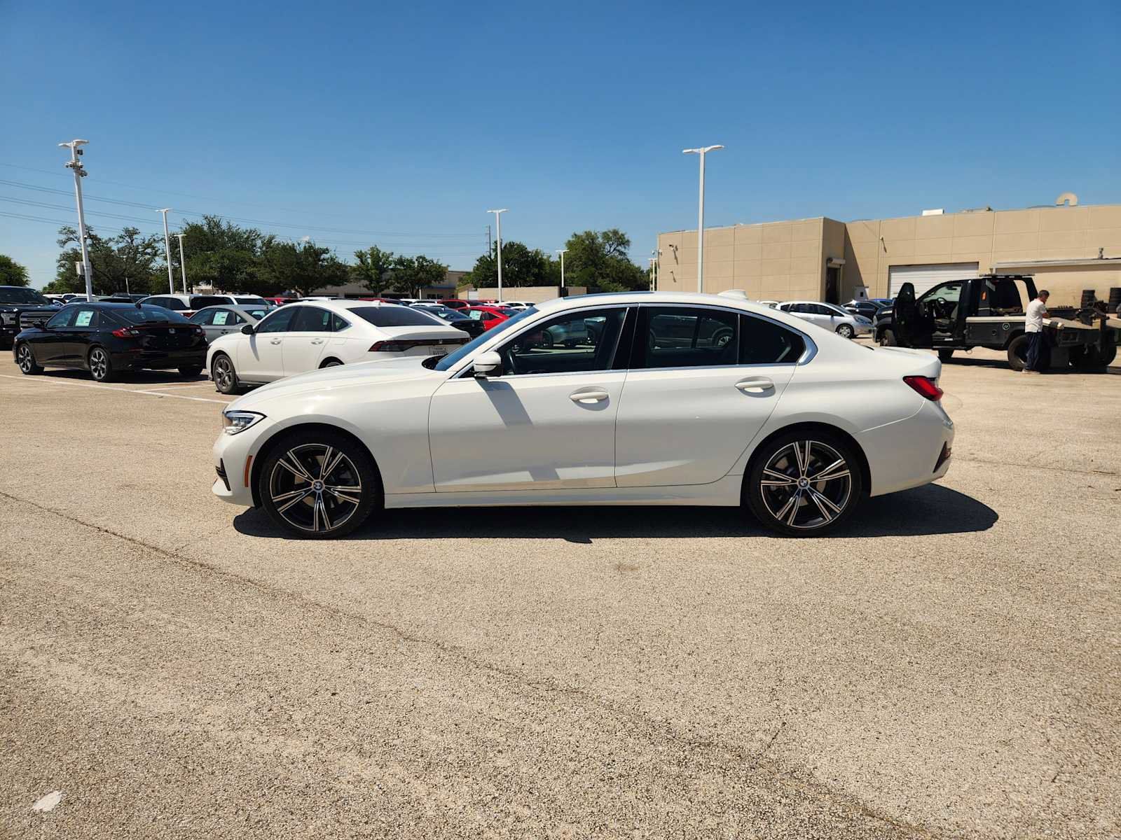 Used 2021 BMW 330i xDrive Sedan w/ Executive Package AWD/4WD image 4