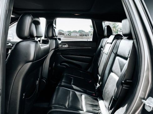 Used 2014 Jeep Grand Cherokee Overland w/ Advanced Technology Group AWD/4WD image 45