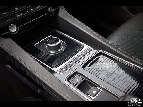 Used 2018 Jaguar F-PACE S AWD/4WD image 26