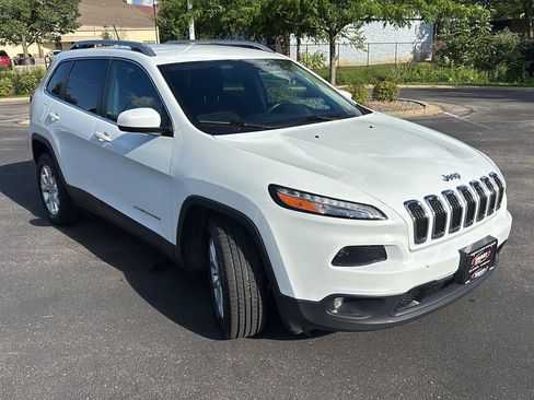 Used 2016 Jeep Cherokee Latitude FWD image 7