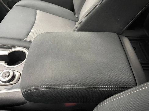 Used 2017 Nissan Pathfinder SV AWD/4WD image 26