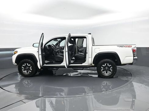 Used 2023 Toyota Tacoma TRD Off-Road AWD/4WD image 30
