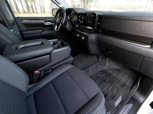 Used 2022 GMC Sierra 1500 Elevation image 32