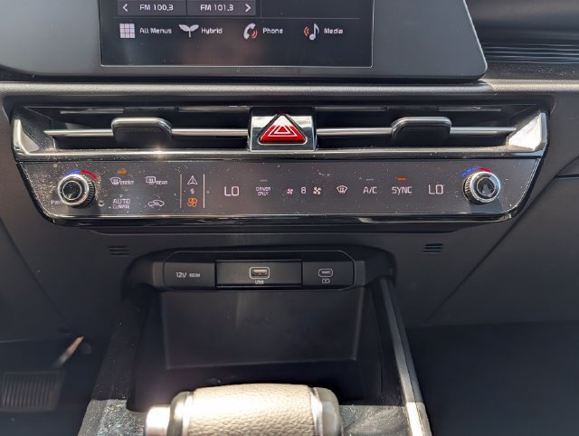 Used 2023 Kia Niro LX FWD image 22