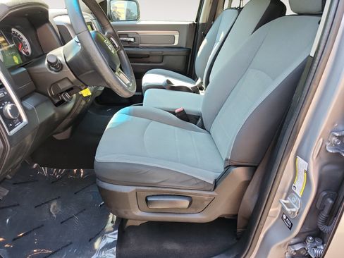 Used 2022 RAM 1500 Classic SLT RWD image 9