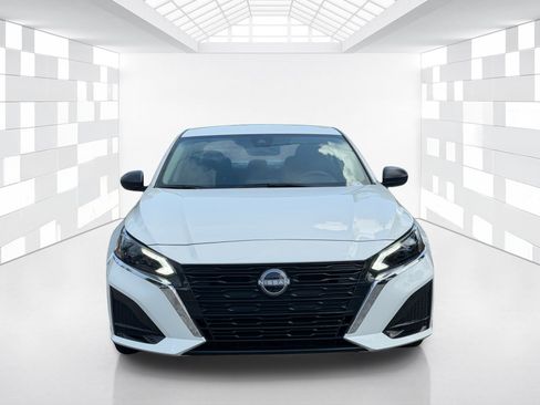 Certified 2025 Nissan Altima 2.5 SV FWD image 2
