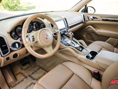 Used 2013 Porsche Cayenne AWD/4WD image 2