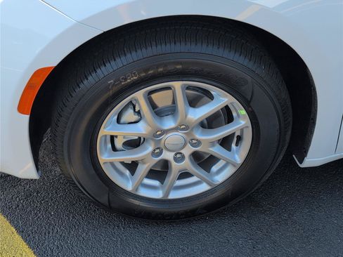 New 2027 Chrysler Pacifica LX FWD image 11