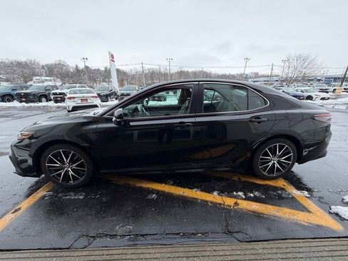 Certified 2023 Toyota Camry SE image 8