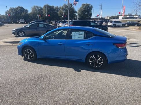 Used 2025 Nissan Sentra SV w/ All-Weather Package image 4