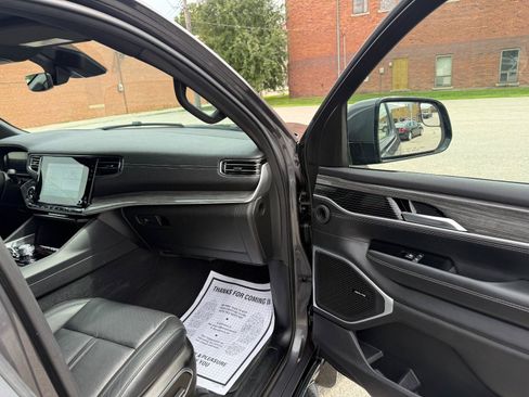 Used 2022 Jeep Wagoneer Series III w/ Convenience Group I AWD/4WD image 20