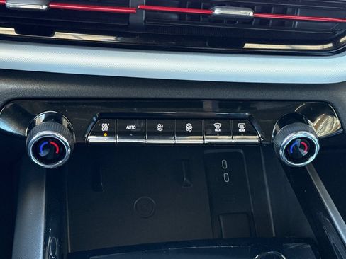 Used 2025 Chevrolet Silverado EV RST AWD/4WD image 31