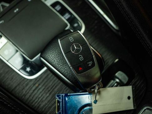 Used 2020 Mercedes-Benz GLS 450 4MATIC image 22