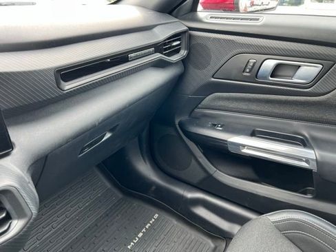 Used 2025 Ford Mustang Coupe image 19