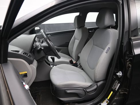 Used 2014 Hyundai Accent SE FWD image 18
