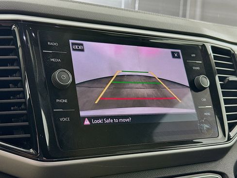 Used 2023 Volkswagen Atlas SE image 22