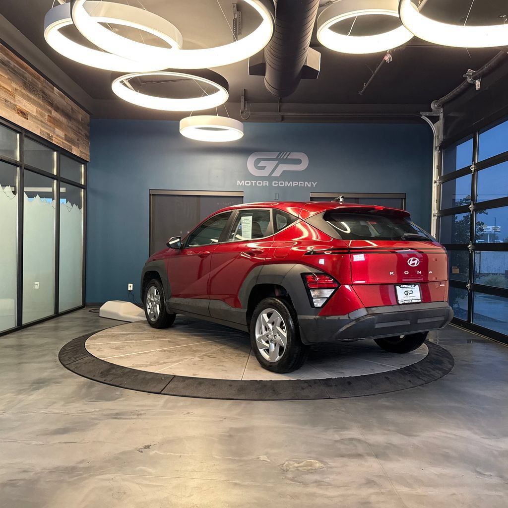 Used 2024 Hyundai Kona SE AWD/4WD image 5