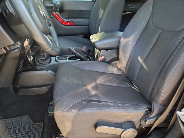 Used 2013 Jeep Wrangler Sport AWD/4WD image 15